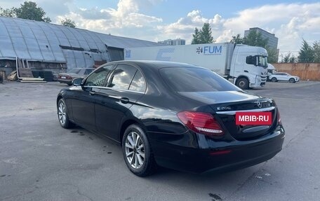Mercedes-Benz E-Класс, 2019 год, 2 000 000 рублей, 2 фотография