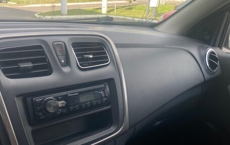 Renault Logan II, 2016 год, 850 000 рублей, 11 фотография