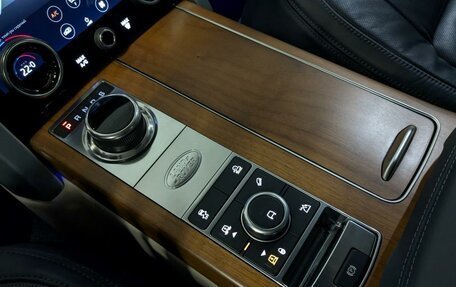 Land Rover Range Rover IV рестайлинг, 2021 год, 8 900 000 рублей, 30 фотография