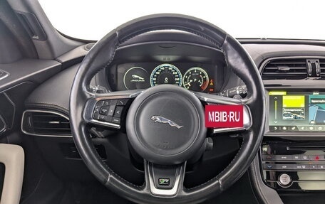Jaguar F-Pace, 2016 год, 2 950 000 рублей, 27 фотография