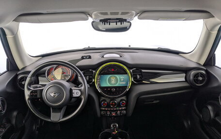 MINI Hatch, 2021 год, 2 490 000 рублей, 14 фотография