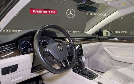 Volkswagen Passat B8 рестайлинг, 2017 год, 1 890 000 рублей, 11 фотография