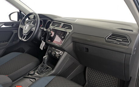 Volkswagen Tiguan II, 2019 год, 2 850 000 рублей, 20 фотография
