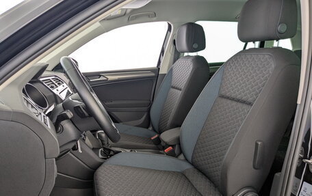 Volkswagen Tiguan II, 2019 год, 2 850 000 рублей, 18 фотография
