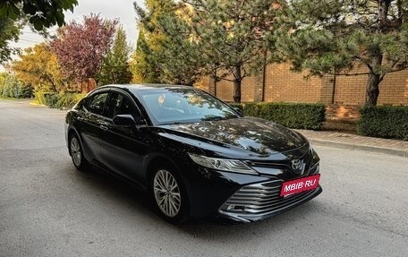 Toyota Camry, 2018 год, 2 650 000 рублей, 1 фотография