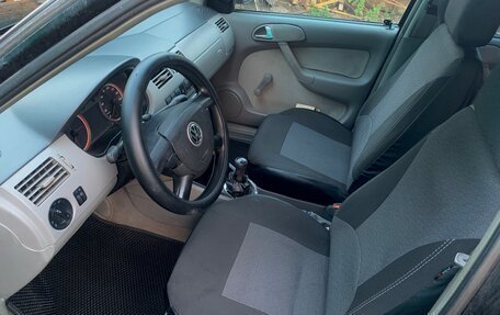 Volkswagen Pointer, 2004 год, 250 000 рублей, 5 фотография