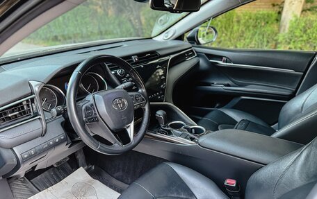 Toyota Camry, 2018 год, 2 650 000 рублей, 7 фотография