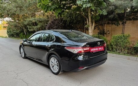 Toyota Camry, 2018 год, 2 650 000 рублей, 4 фотография