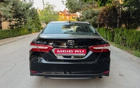 Toyota Camry, 2018 год, 2 650 000 рублей, 3 фотография