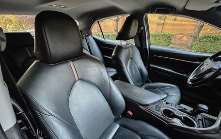 Toyota Camry, 2018 год, 2 650 000 рублей, 22 фотография