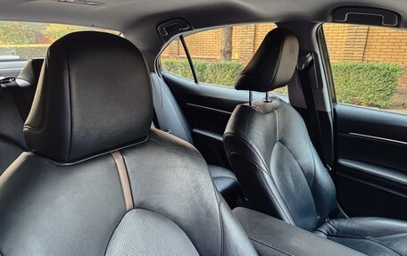 Toyota Camry, 2018 год, 2 650 000 рублей, 23 фотография