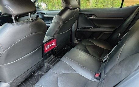 Toyota Camry, 2018 год, 2 650 000 рублей, 15 фотография