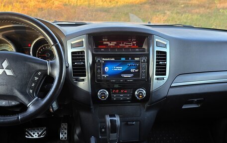 Mitsubishi Pajero IV, 2015 год, 2 490 000 рублей, 8 фотография