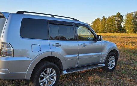 Mitsubishi Pajero IV, 2015 год, 2 490 000 рублей, 3 фотография