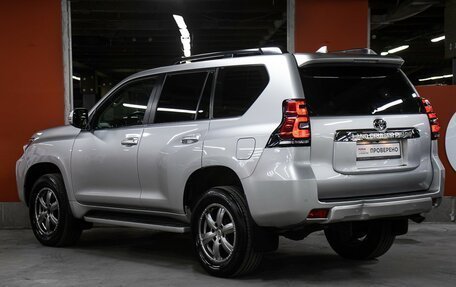 Toyota Land Cruiser Prado 150 рестайлинг 2, 2020 год, 4 998 000 рублей, 7 фотография