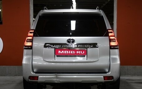 Toyota Land Cruiser Prado 150 рестайлинг 2, 2020 год, 4 998 000 рублей, 6 фотография
