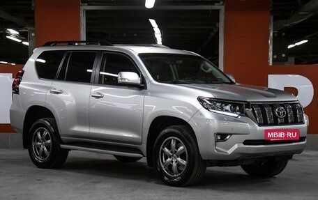 Toyota Land Cruiser Prado 150 рестайлинг 2, 2020 год, 4 998 000 рублей, 3 фотография