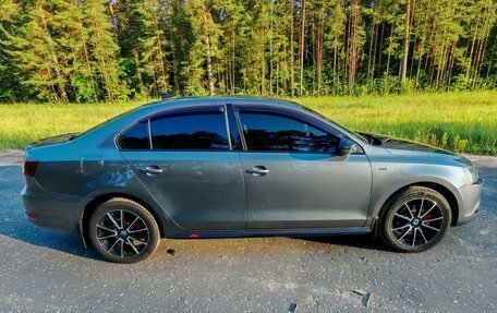 Volkswagen Jetta VI, 2013 год, 1 350 000 рублей, 2 фотография