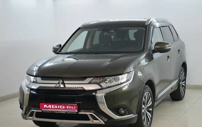 Mitsubishi Outlander III рестайлинг 3, 2020 год, 2 050 000 рублей, 1 фотография
