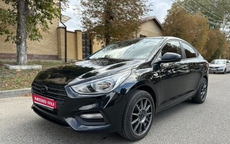 Hyundai Solaris II рестайлинг, 2017 год, 1 100 000 рублей, 1 фотография