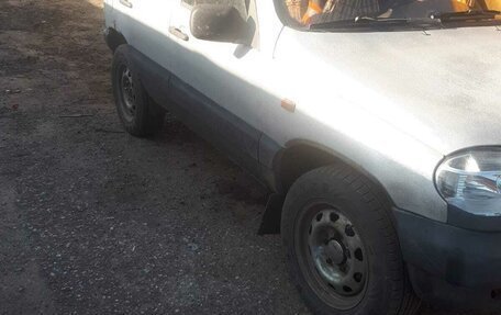 Chevrolet Niva I рестайлинг, 2004 год, 289 000 рублей, 3 фотография