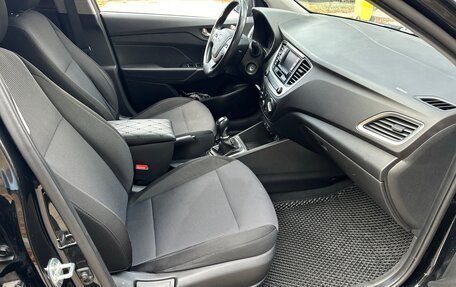 Hyundai Solaris II рестайлинг, 2017 год, 1 100 000 рублей, 12 фотография