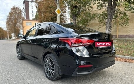Hyundai Solaris II рестайлинг, 2017 год, 1 100 000 рублей, 3 фотография