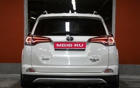 Toyota RAV4, 2017 год, 2 149 000 рублей, 6 фотография
