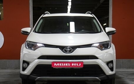 Toyota RAV4, 2017 год, 2 149 000 рублей, 2 фотография