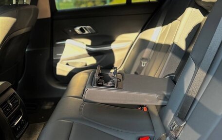 BMW 3 серия, 2019 год, 3 700 000 рублей, 26 фотография