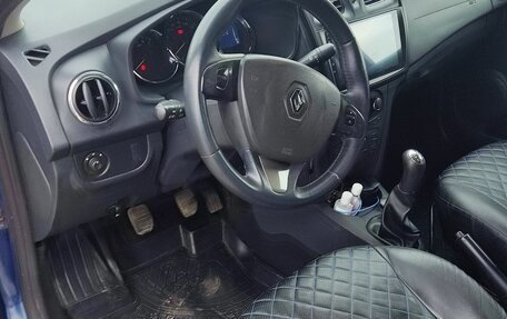 Renault Logan II, 2017 год, 810 000 рублей, 4 фотография