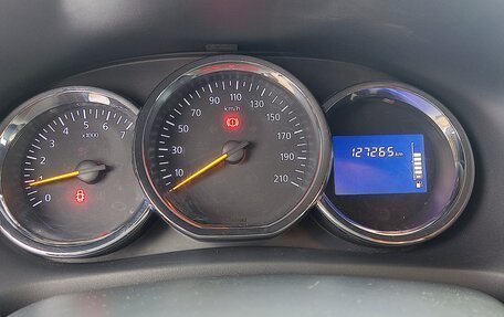 Renault Logan II, 2017 год, 810 000 рублей, 19 фотография