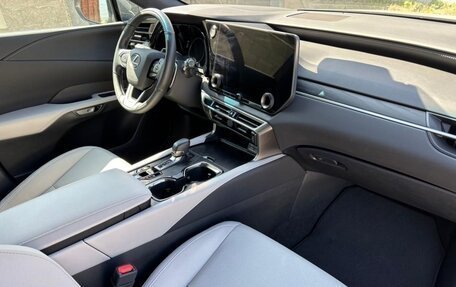 Lexus RX IV рестайлинг, 2023 год, 6 500 000 рублей, 9 фотография