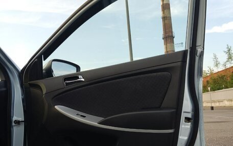 Hyundai Solaris II рестайлинг, 2012 год, 630 000 рублей, 8 фотография