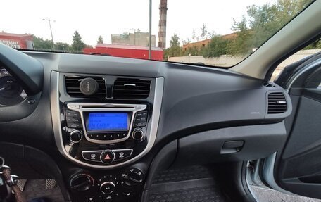 Hyundai Solaris II рестайлинг, 2012 год, 630 000 рублей, 14 фотография