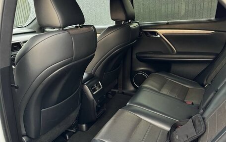 Lexus RX IV рестайлинг, 2019 год, 4 800 000 рублей, 9 фотография