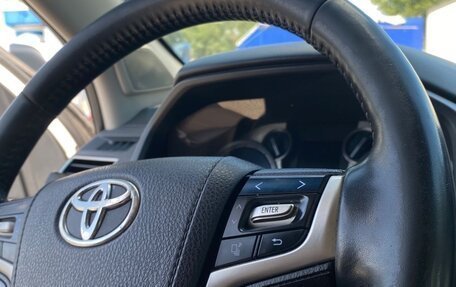 Toyota Land Cruiser Prado 150 рестайлинг 2, 2018 год, 5 100 000 рублей, 7 фотография