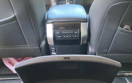 Toyota Land Cruiser Prado 150 рестайлинг 2, 2018 год, 5 100 000 рублей, 11 фотография