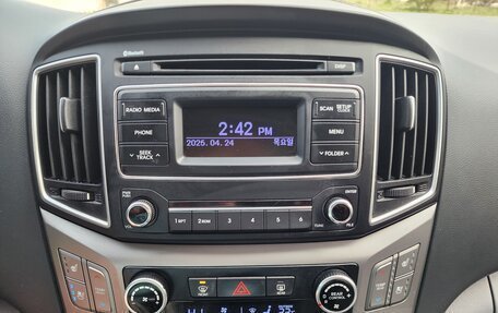Hyundai Grand Starex Grand Starex I рестайлинг 2, 2020 год, 2 600 000 рублей, 14 фотография