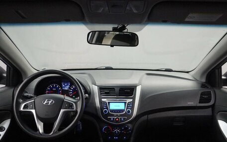 Hyundai Solaris II рестайлинг, 2011 год, 800 000 рублей, 9 фотография