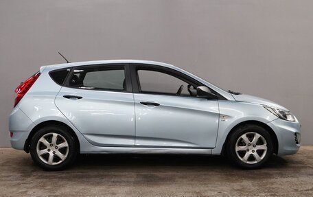 Hyundai Solaris II рестайлинг, 2011 год, 800 000 рублей, 8 фотография