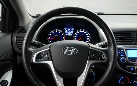 Hyundai Solaris II рестайлинг, 2011 год, 800 000 рублей, 10 фотография