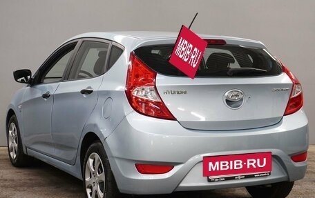 Hyundai Solaris II рестайлинг, 2011 год, 800 000 рублей, 7 фотография