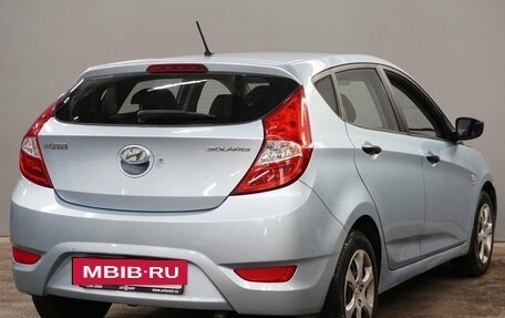 Hyundai Solaris II рестайлинг, 2011 год, 800 000 рублей, 5 фотография