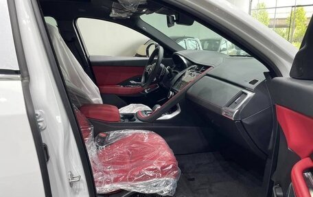 Jaguar E-Pace, 2024 год, 3 164 000 рублей, 14 фотография