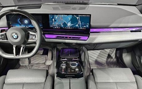 BMW 5 серия, 2025 год, 5 680 000 рублей, 8 фотография