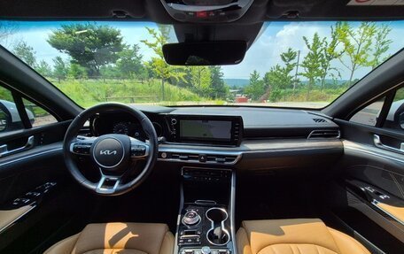 KIA K5, 2022 год, 2 400 000 рублей, 18 фотография