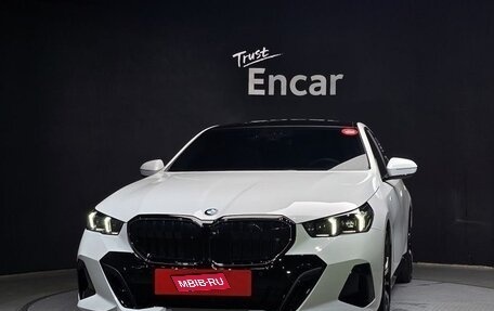 BMW 5 серия, 2025 год, 5 710 000 рублей, 3 фотография