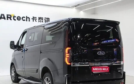 Ford Tourneo Custom I рестайлинг, 2023 год, 3 350 000 рублей, 5 фотография
