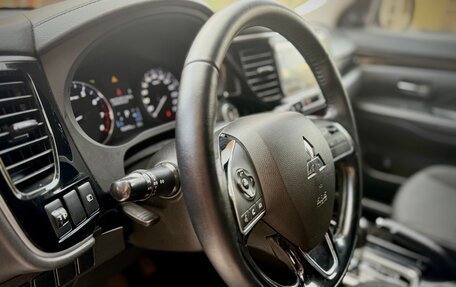 Mitsubishi Outlander III рестайлинг 3, 2019 год, 1 700 000 рублей, 7 фотография